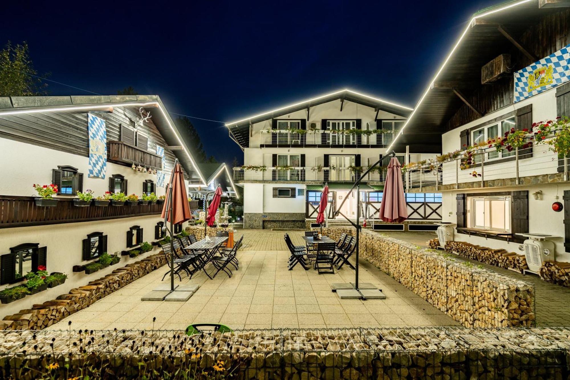 Casa Augsburg Hotel Băneşti Exterior foto