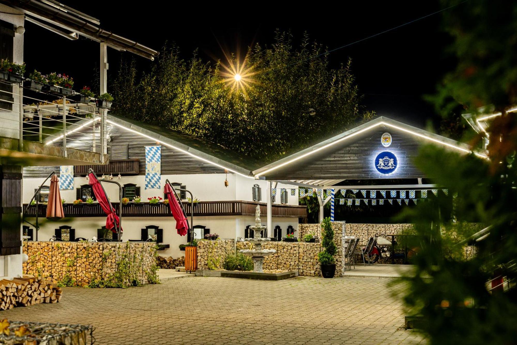 Casa Augsburg Hotel Băneşti Exterior foto